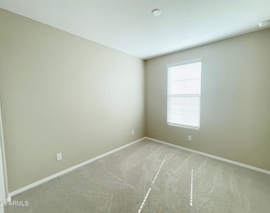 12437 N 174th Lane - Photo Thumbnail 14
