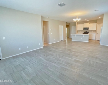 12437 N 174th Lane - Photo Thumbnail 3