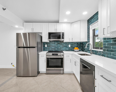 9235 Sw 8th Street - Photo Thumbnail 4