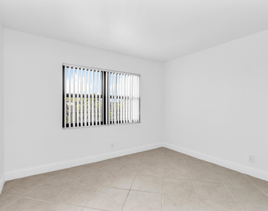 9235 Sw 8th Street - Photo Thumbnail 10