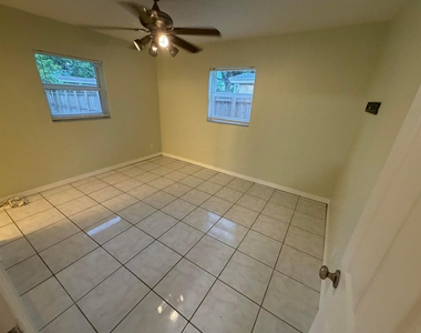 4852 Sw 44th Terrace - Photo Thumbnail 22