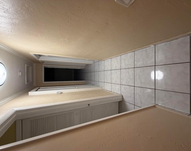 4852 Sw 44th Terrace - Photo Thumbnail 15