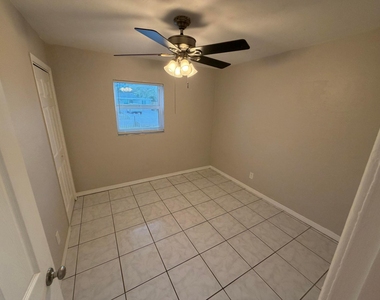 4852 Sw 44th Terrace - Photo Thumbnail 18