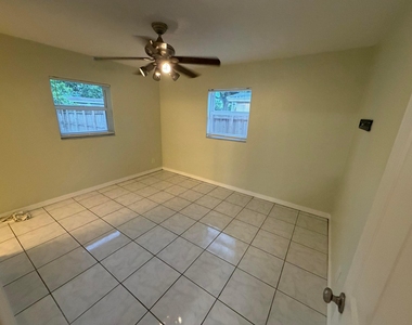 4852 Sw 44th Terrace - Photo Thumbnail 21