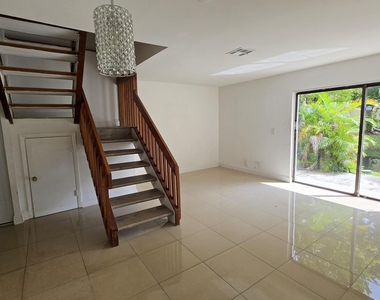 11403 Royal Palm Boulevard - Photo Thumbnail 3