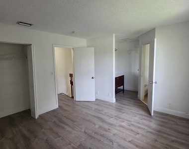 11403 Royal Palm Boulevard - Photo Thumbnail 8