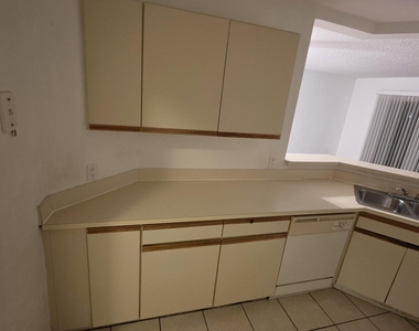 3453 Nw 44th Street - Photo Thumbnail 5