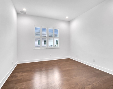 13482 Artisan Circle - Photo Thumbnail 26