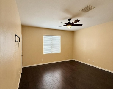 162 S 224th Drive - Photo Thumbnail 5