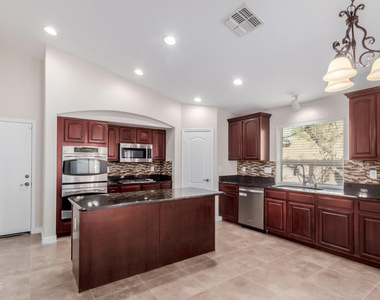 2605 E Charlotte Drive - Photo Thumbnail 7