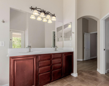 2605 E Charlotte Drive - Photo Thumbnail 16
