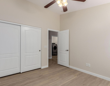 2605 E Charlotte Drive - Photo Thumbnail 19