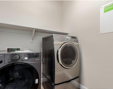 2605 E Charlotte Drive - Photo Thumbnail 23