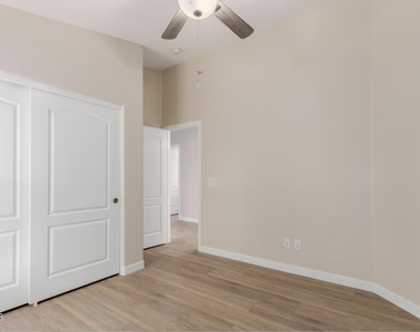 2605 E Charlotte Drive - Photo Thumbnail 21
