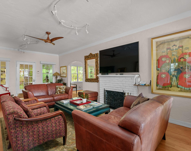 1609 Ne 2nd Court - Photo Thumbnail 3