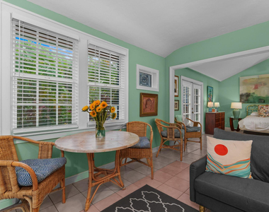 1609 Ne 2nd Court - Photo Thumbnail 16