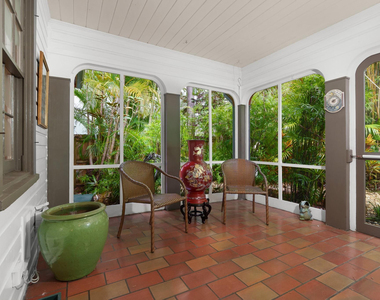 1609 Ne 2nd Court - Photo Thumbnail 9