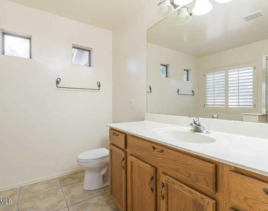 8319 W Whyman Avenue - Photo Thumbnail 10