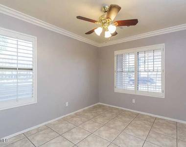 8319 W Whyman Avenue - Photo Thumbnail 7
