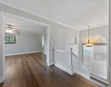 476 Nw 38th Terrace - Photo Thumbnail 9