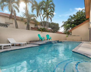 476 Nw 38th Terrace - Photo Thumbnail 2