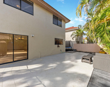 476 Nw 38th Terrace - Photo Thumbnail 12