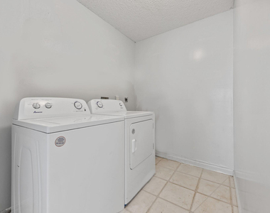 476 Nw 38th Terrace - Photo Thumbnail 20