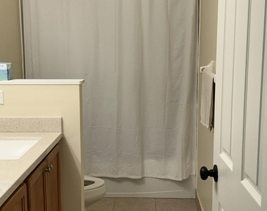465 Se Bloxham Way Se - Photo Thumbnail 8