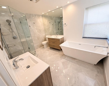 3257 Beechberry Circle - Photo Thumbnail 7