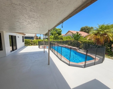 3257 Beechberry Circle - Photo Thumbnail 8