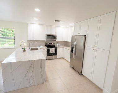 3257 Beechberry Circle - Photo Thumbnail 2