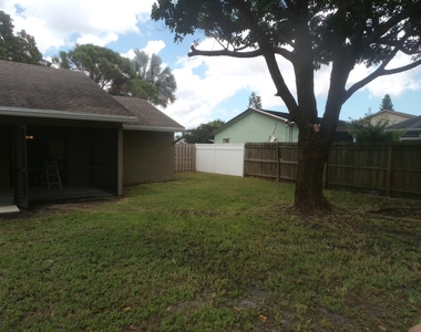 376 La Mancha Avenue - Photo Thumbnail 11