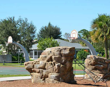 376 La Mancha Avenue - Photo Thumbnail 14