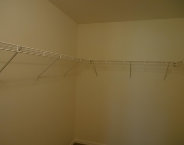 376 La Mancha Avenue - Photo Thumbnail 8