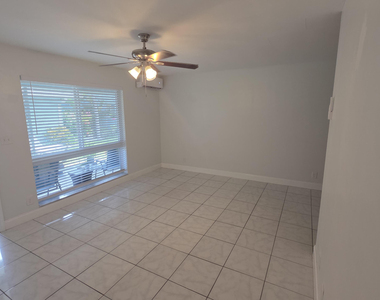 4421 Poinciana Street - Photo Thumbnail 14