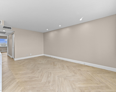 4055 Wolverton C - Photo Thumbnail 3
