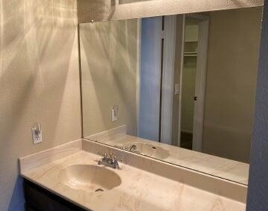 4050 E Cactus Road - Photo Thumbnail 10