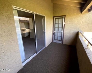 4050 E Cactus Road - Photo Thumbnail 12