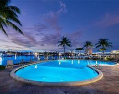1 Las Olas Circle - Photo Thumbnail 4