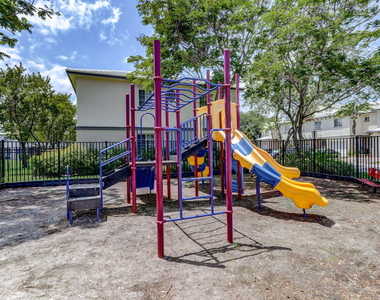 1302 Lucaya Drive - Photo Thumbnail 40