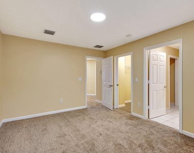 1302 Lucaya Drive - Photo Thumbnail 15