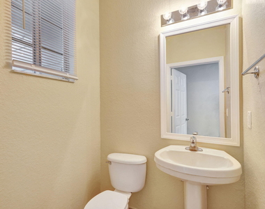 1302 Lucaya Drive - Photo Thumbnail 7
