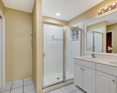 1302 Lucaya Drive - Photo Thumbnail 16