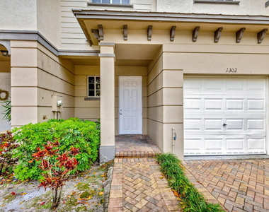 1302 Lucaya Drive - Photo Thumbnail 3