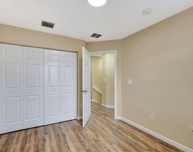 1302 Lucaya Drive - Photo Thumbnail 20