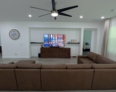 5011 Beland Drive - Photo Thumbnail 12