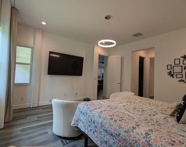 5011 Beland Drive - Photo Thumbnail 60