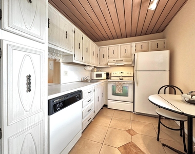2515 Ne 2nd Court - Photo Thumbnail 8