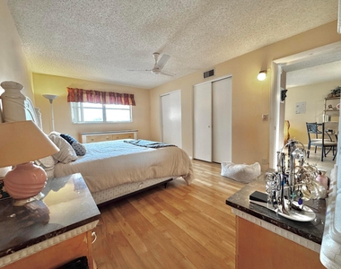 2515 Ne 2nd Court - Photo Thumbnail 3