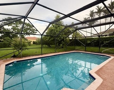 127 Saratoga Boulevard W - Photo Thumbnail 27